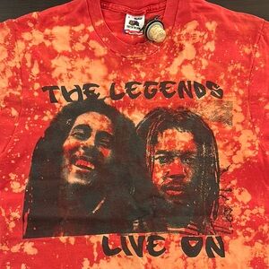 The Legends Live On Red Graphic Screen Print Single Stitch Tee Mens L VTG FOTL